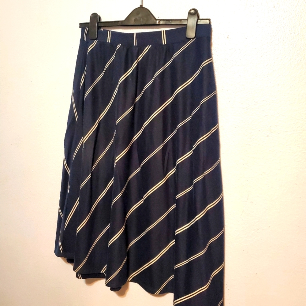 Flowy stripped skirt